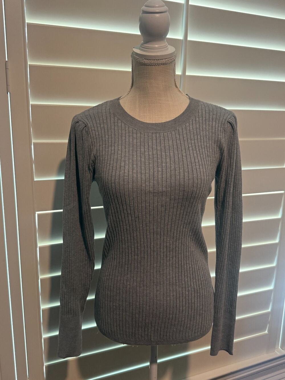 Scoop Women's Medium Ribbed Long Sleeve Puff Shoulder Shirt Cream Grey Casual